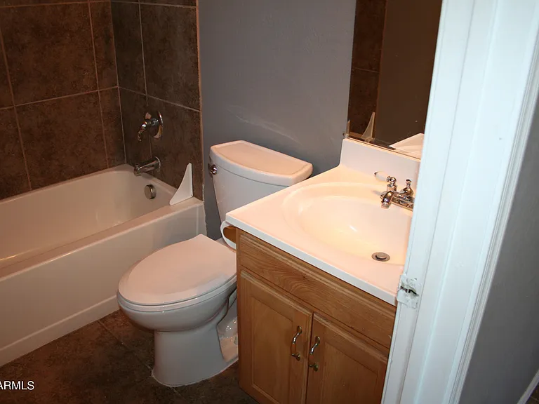 11207 W Hopi St — Photo 37