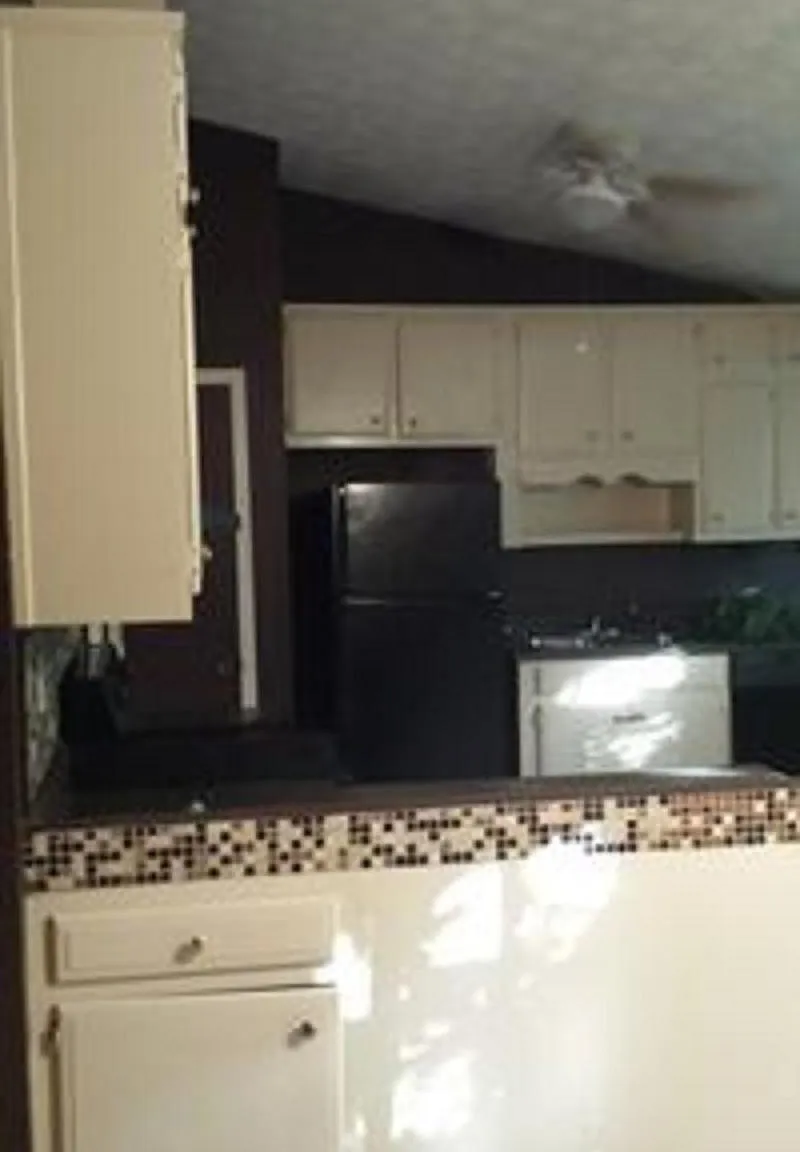 3 bed, 2000 sqft, $1,800 — Photo 2