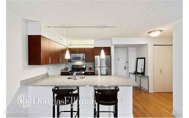 Rented by Douglas Elliman | media 10