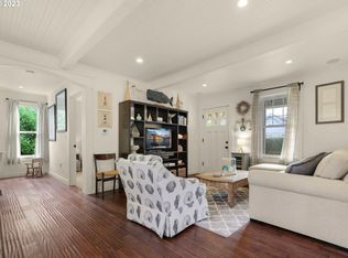 830 12th Ave, Seaside, OR 97138