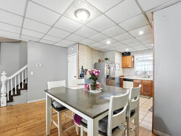 163 Lincoln Street image 7 of 27