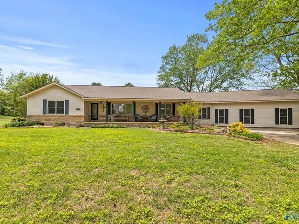 399 3rd Ave E, Grant, AL 35747