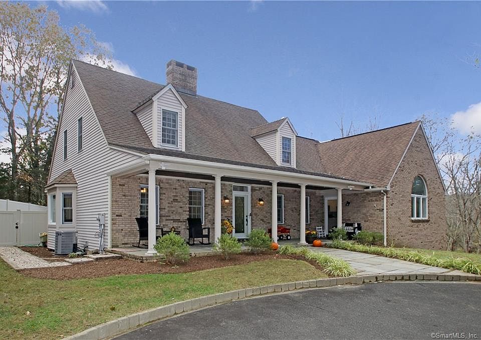 1st image of 171 E Village Rd