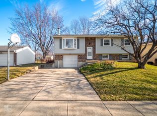 8091 Olivia Ln, Hanover Park, IL 60133
