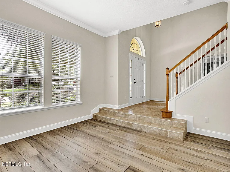 1761 Highland View Dr — Photo 4