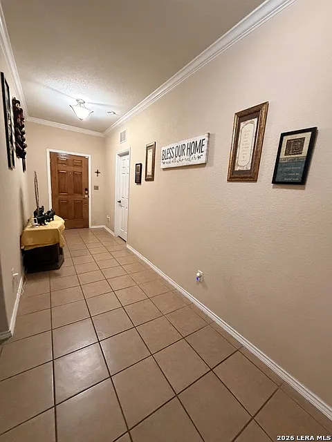 4 bed, 2.0 bath, 2028 sqft, $1,800 — Photo 3