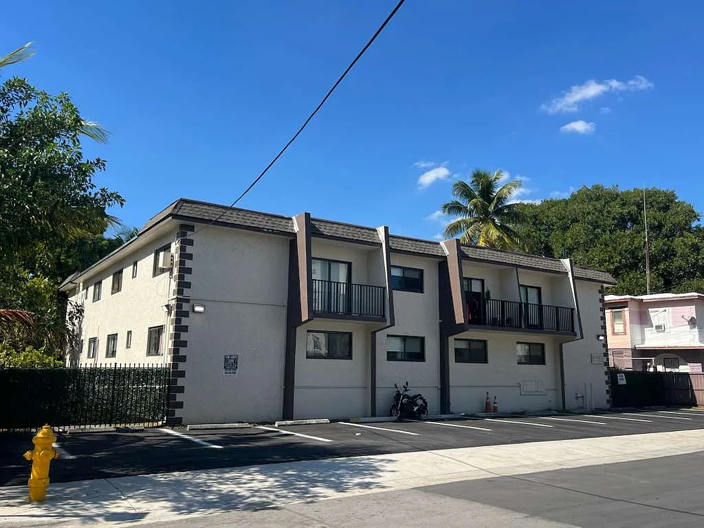 1484 NW 15th Ave — Photo 3