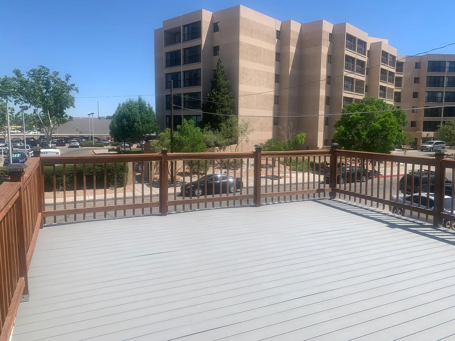 5108 Roma Ave NE - Updated Spacious 1BD in Nob Hill With Private Deck! — Photo 4