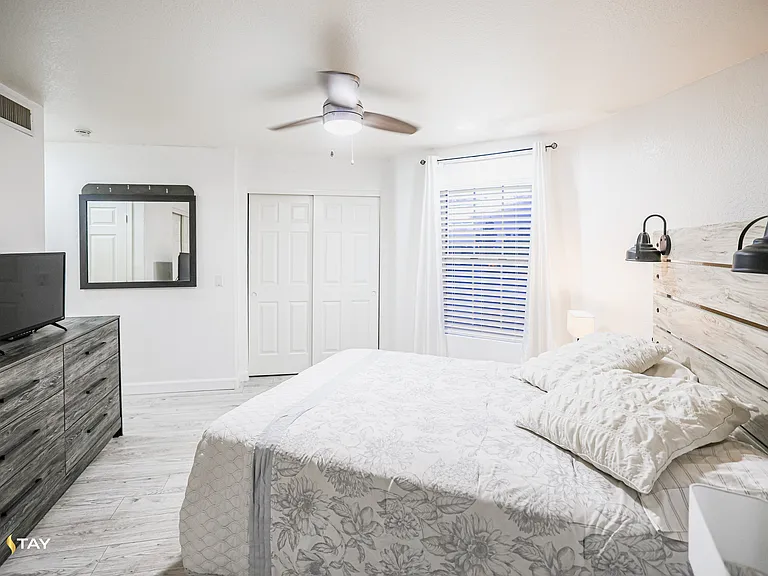 1505 N Center St #220 — Photo 13