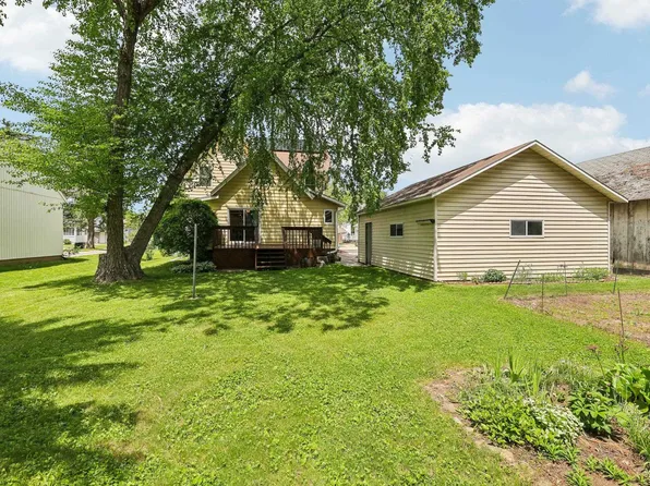 12 W Church St, Belleville, WI 53508