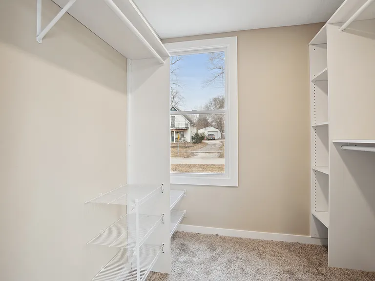 805 E 1st Ave — Photo 10