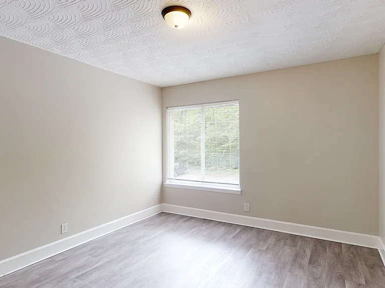 Northfield Manor Apartments — Photo 21