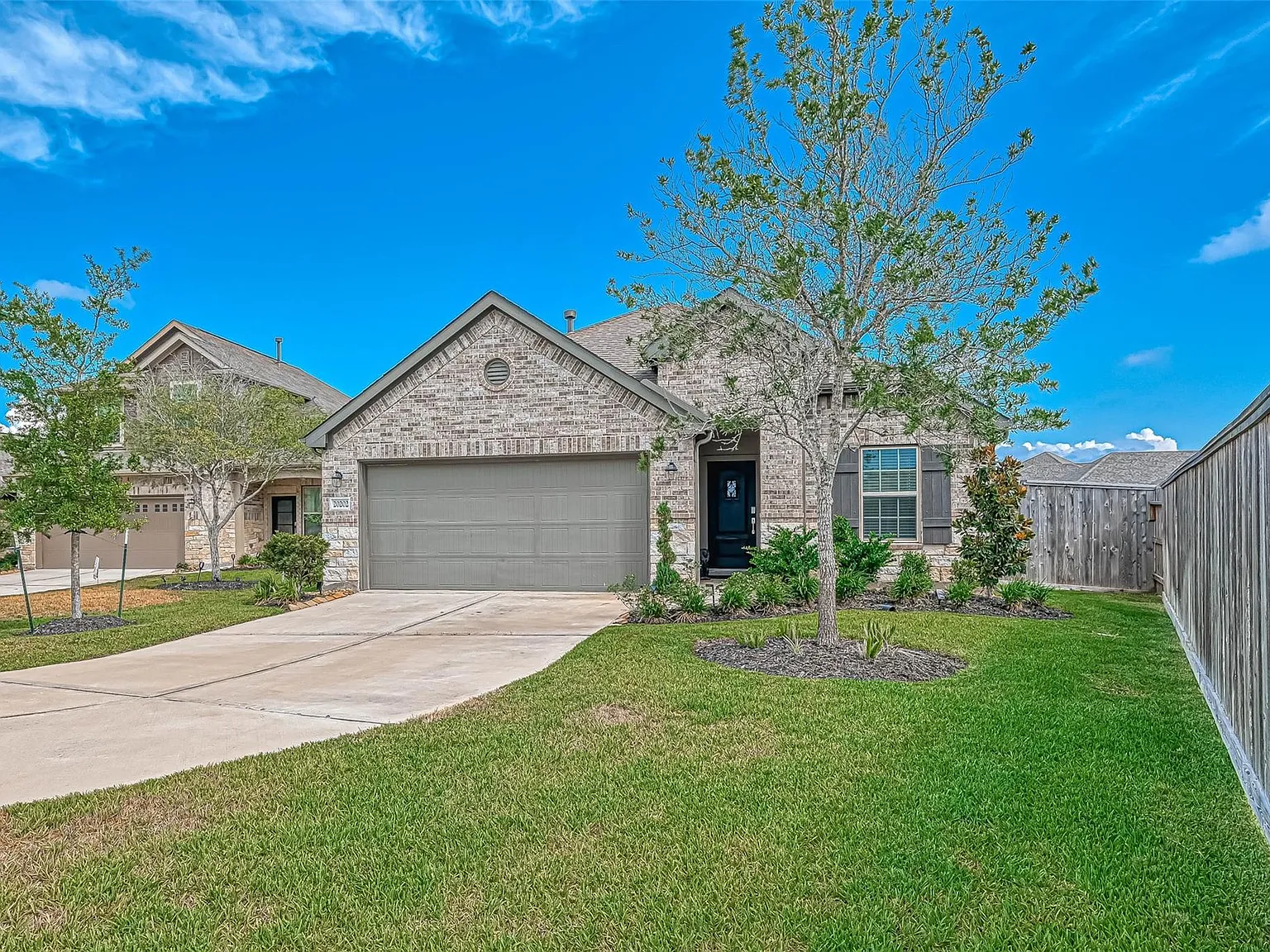 3 bed, 2.0 bath, 1785 sqft, $2,450 — Photo 3