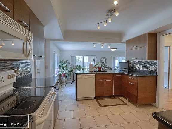 5th image of 20470 Anita St