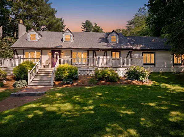 341 Locust St, Danvers, MA 01923