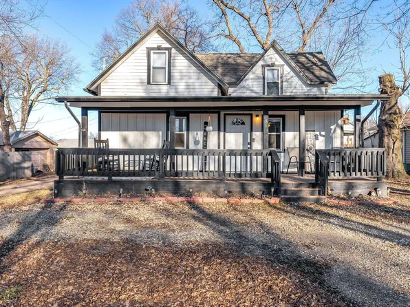 136 Cedar St, Mulvane, KS 67110