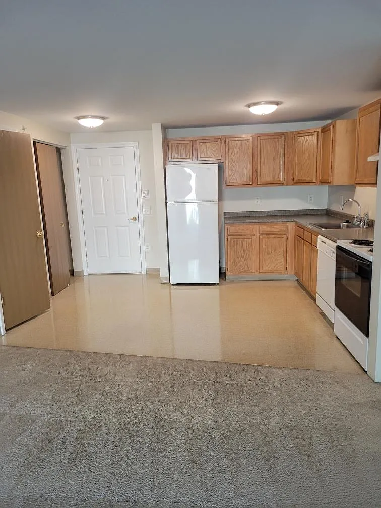 2 bed, 1100 sqft, $2,400 — Photo 2