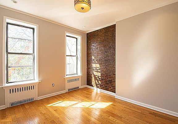 3rd image of 380 S 4th St APT 3