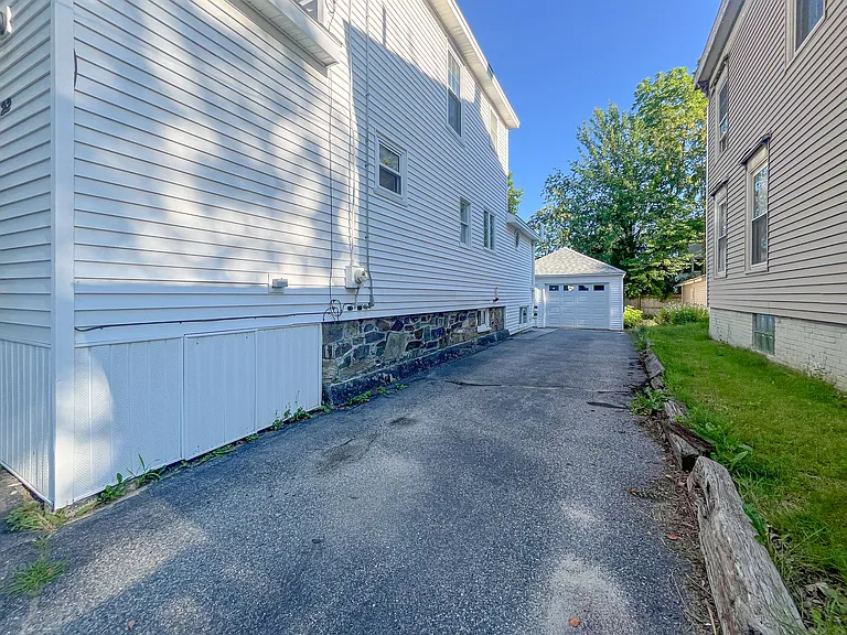 22 Crescent Ave — Photo 72