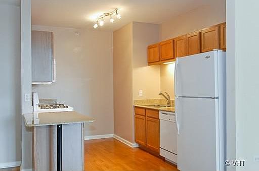 4th image of 125 S Jefferson St Unit 1403