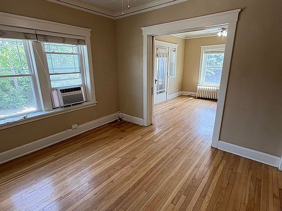 2nd image of 3301 Dewey Ave APT 6