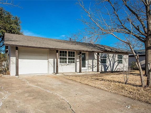 2nd image of 814 Brookshire Cir