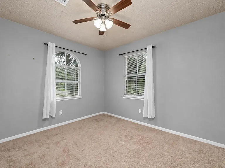 1934 Pincher Creek Dr — Photo 25