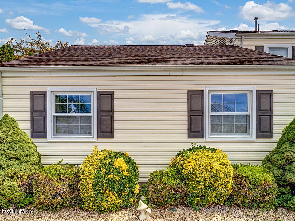 1st image of 17 Gibraltar Ct