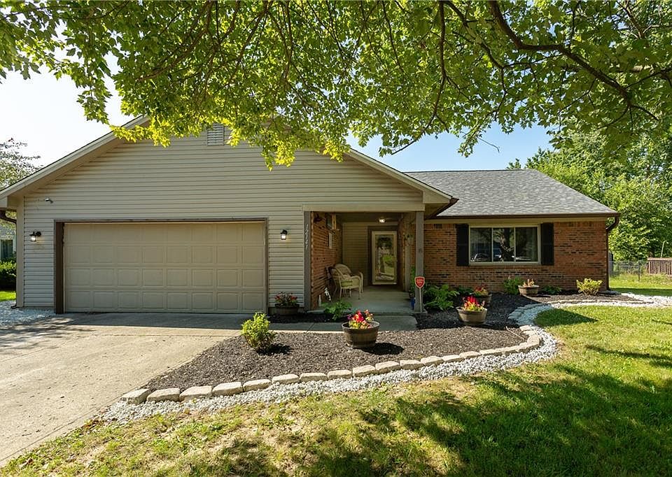 1st image of 12141 Pebblebrooke Ct