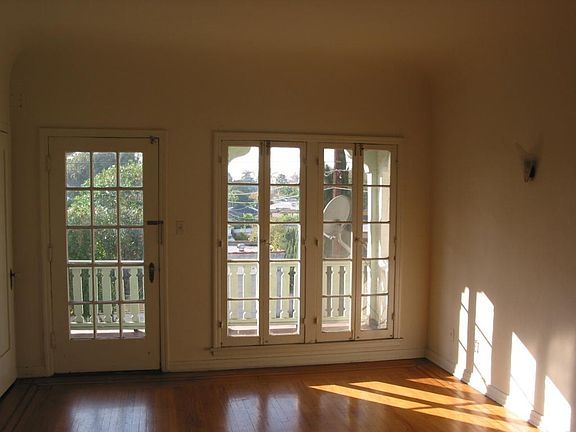 3rd image of 6507 Waring Ave