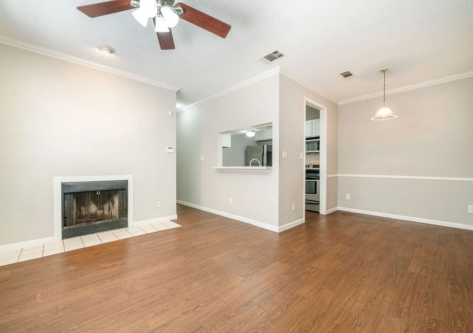 Ut Pre-Lease: 2 Bd / 2 Ba — Photo 4