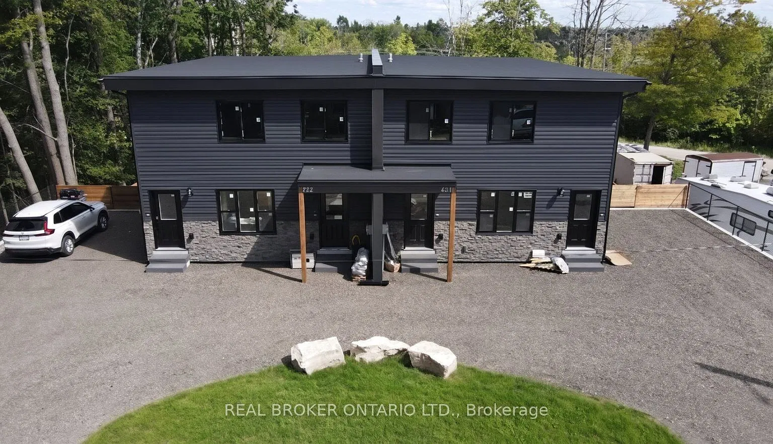 3 bed, $2,350 — Photo 1