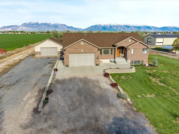 2646 N 6000 W, Hooper, UT 84315