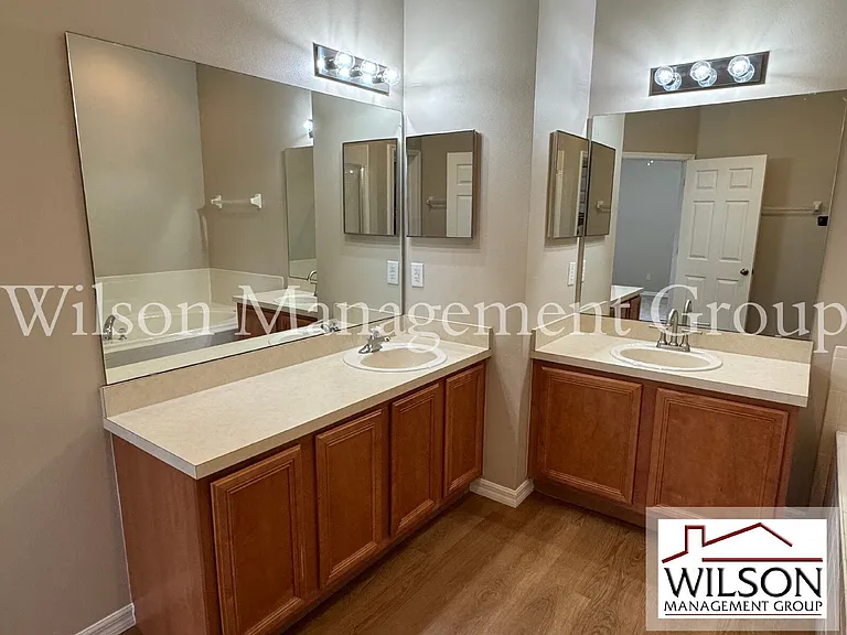 5004 Adair Oak Dr — Photo 31