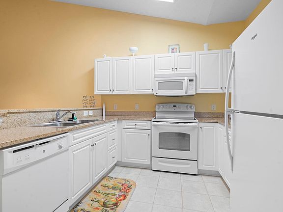 4th image of 601 Hillside Dr. N #2245