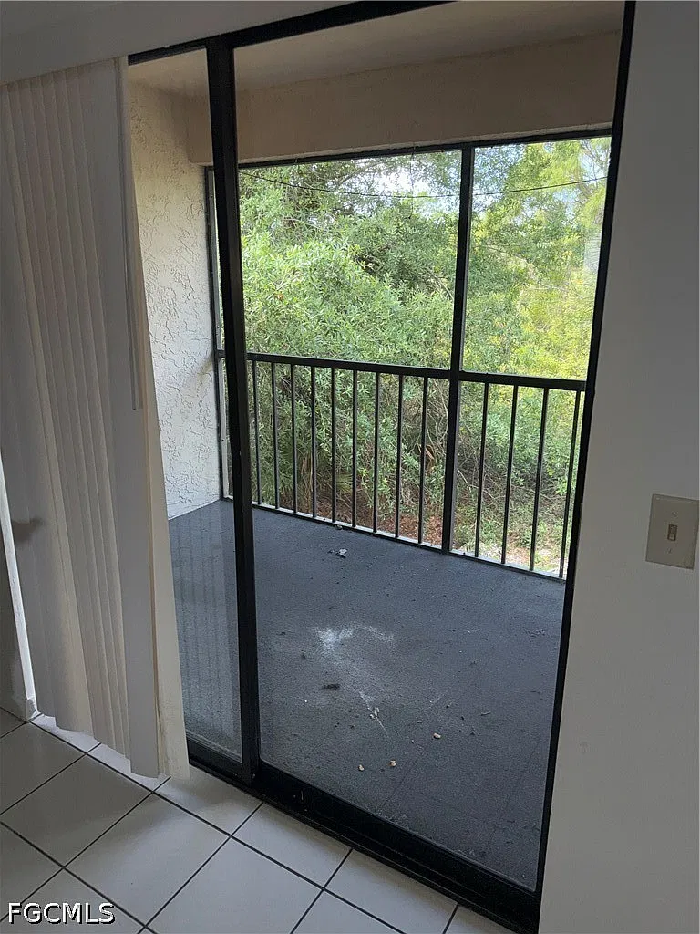 22523 Westchester Blvd — Photo 2