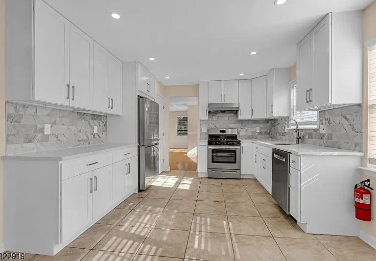 71 Nostrand Rd — Photo 10