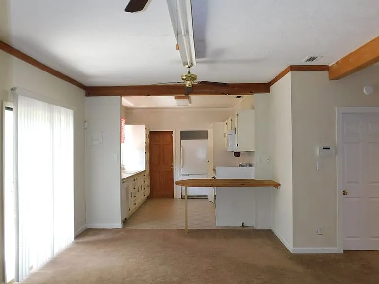5725 E University Ave — Photo 5