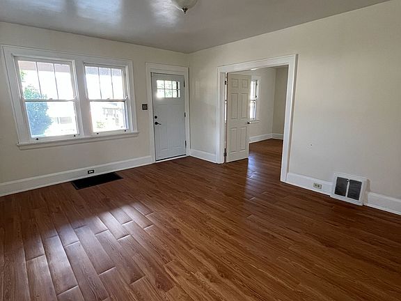 Livingroom front entrance