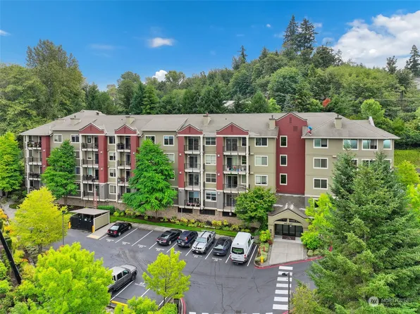 6800 132nd Place SE #E403, Newcastle, WA 98059
