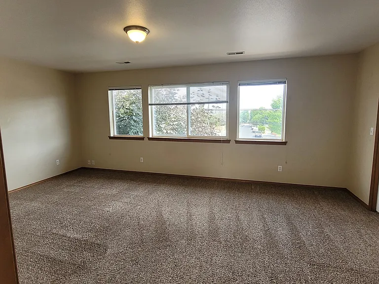 1306 S Skyline Dr — Photo 13