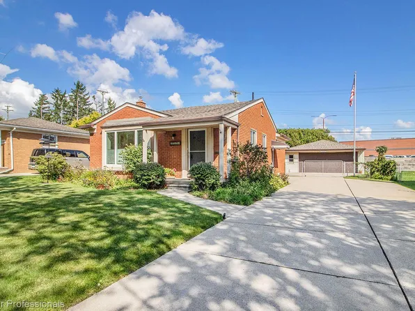 33054 Slocum Dr, Farmington, MI 48336