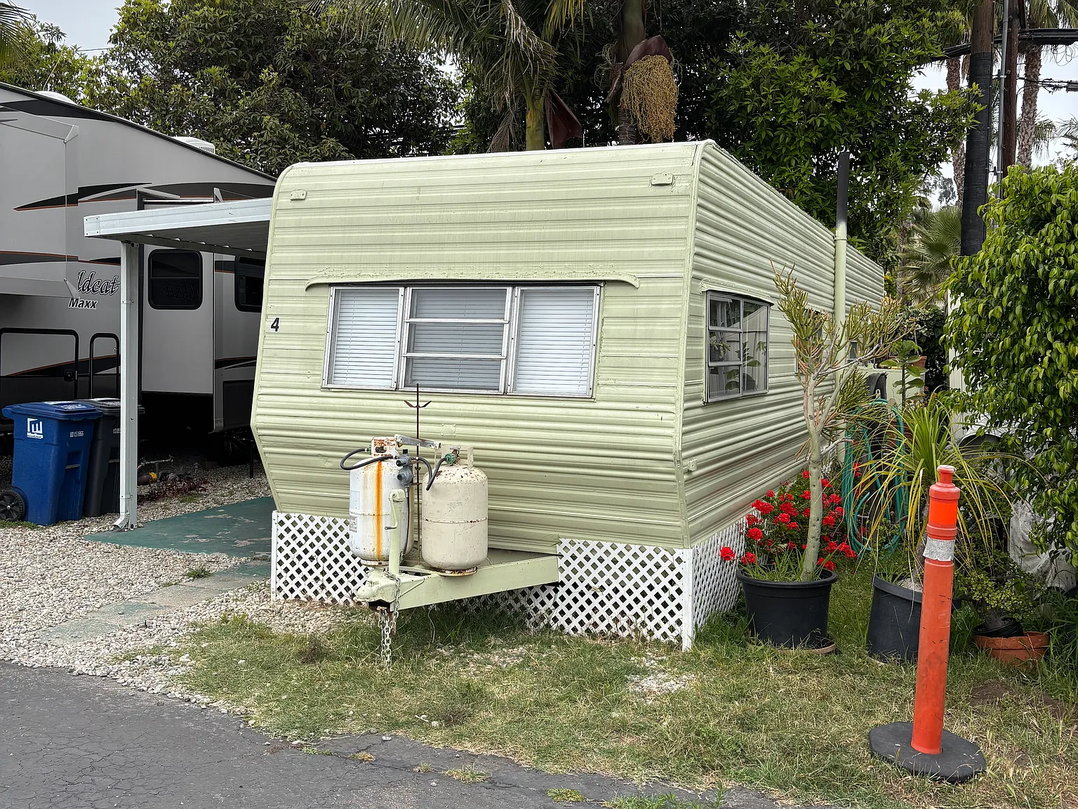 Tropical Gardens Mobile Home Park — Photo 2