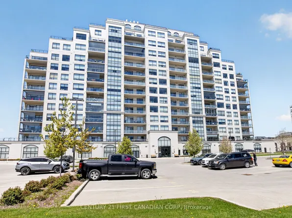 260 Villagewalk Blvd #208, London, ON N6G 0W6