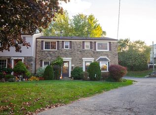 138 Victor Blvd, Hamilton, ON L9A 2V4