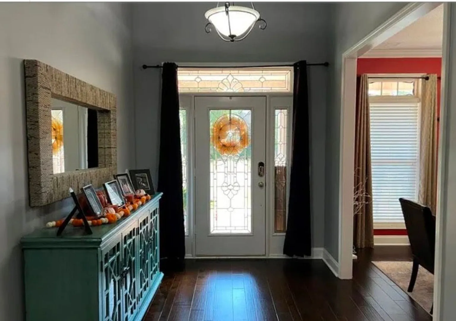 five bedrooms, five and a half bathrooms, a year-round heated swimming pool, and an ultimate back... — Photo 3