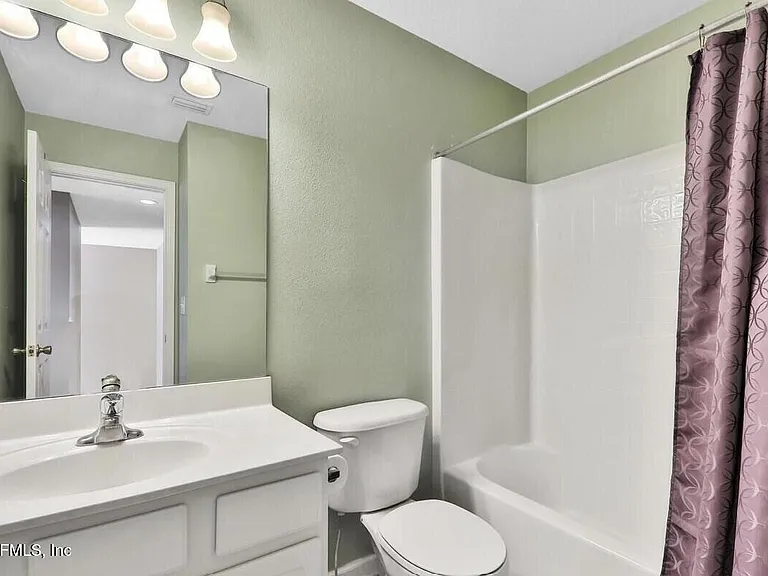 11225 N Castlemain Cir — Photo 24