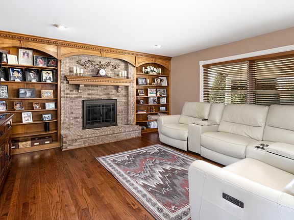 5th image of 10393 Lanes End Cir