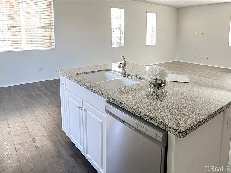 42688 Azure St — Photo 15