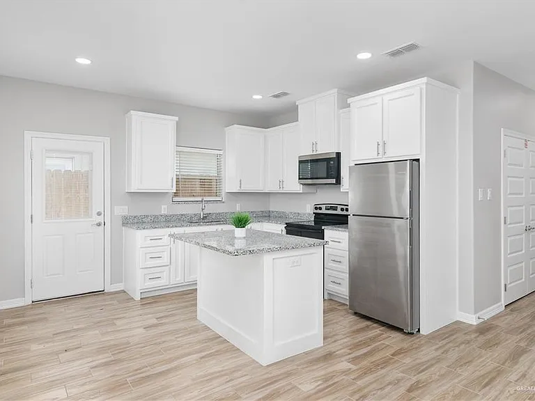 810 N Blair Ave #2 — Photo 6